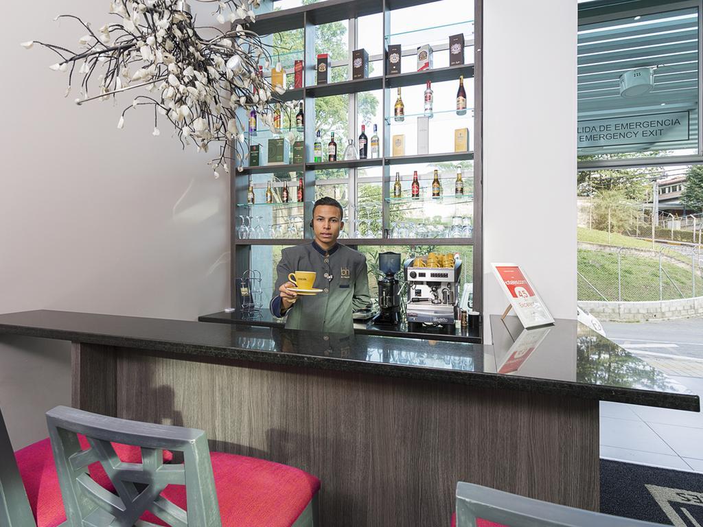 Hotel Bh El Poblado Μεντεγίν Εξωτερικό φωτογραφία