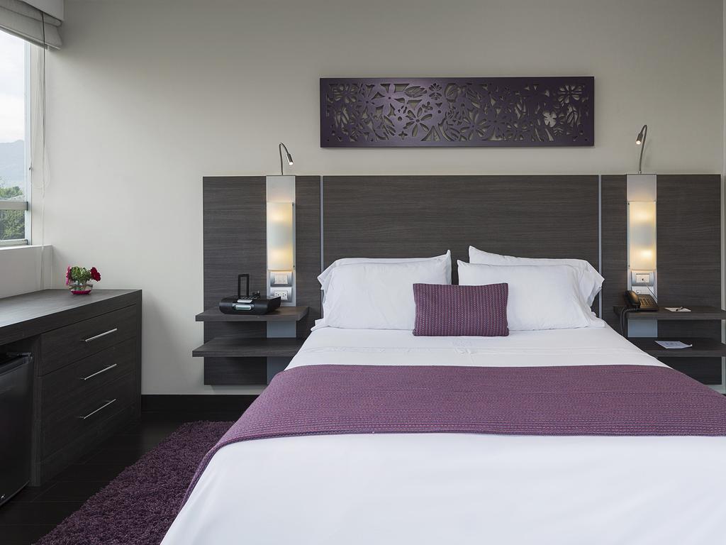 Hotel Bh El Poblado Μεντεγίν Εξωτερικό φωτογραφία