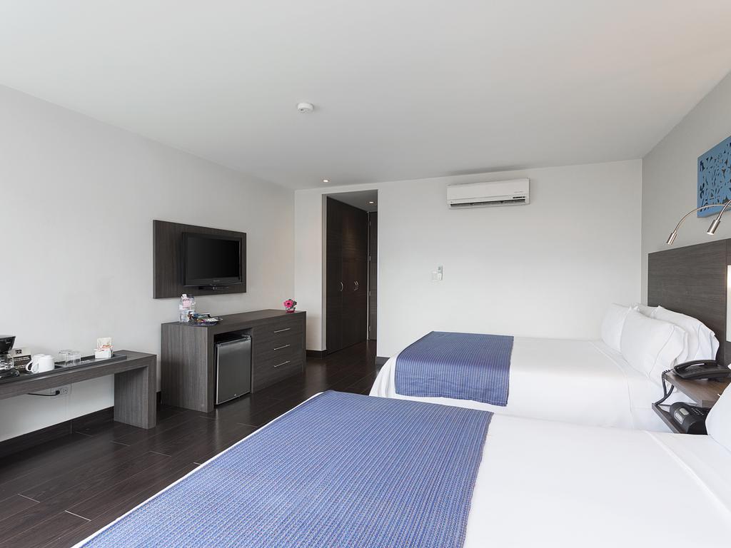Hotel Bh El Poblado Μεντεγίν Εξωτερικό φωτογραφία